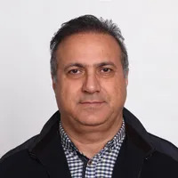 دکتر مجید حقیقت، متخصص کلیه و مجاری ادراری، در اصفهان