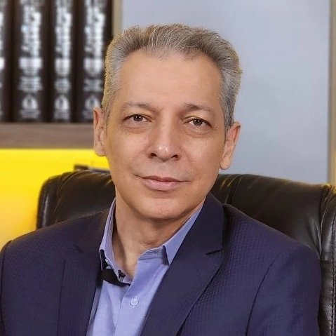دکتر غلامرضا مجلسی، پزشک فعال در حوزه زیبایی، در اصفهان