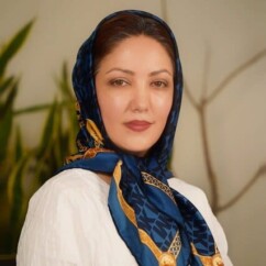 دکتر پری سوداگر، متخصص گوش، حلق و بینی، در اصفهان