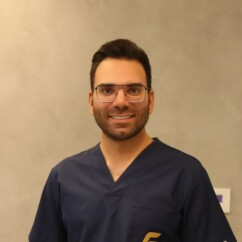 دکتر میلاد اعتمادی، جراح فک و صورت، در اصفهان