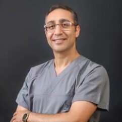 دکتر فرهاد اسماعیلی، دندانپزشک، در اصفهان