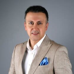 دکتر مهرداد کاظمیان، دندانپزشک، در اصفهان