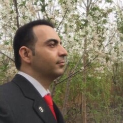 دکتر هادی مشکل گشا، جراح فک و صورت، در اصفهان