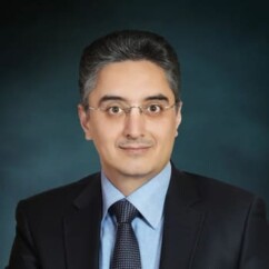 دکتر محمد یاری بخت، جراح پلاستیک و زیبایی، در اصفهان