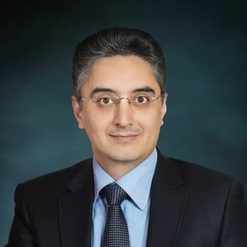 دکتر محمد یاری بخت، جراح پلاستیک و زیبایی، در اصفهان