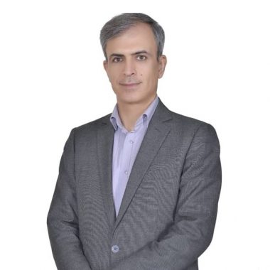 دکتر رضا اطمینانی، متخصص تغذیه، در اصفهان