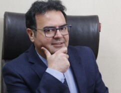 دکتر پدرام یوسفی، متخصص پوست و مو، در اصفهان