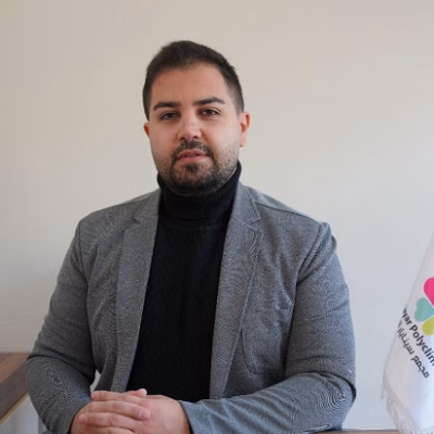 کلینیک کاشت مو و ابرو دکتر نوایی