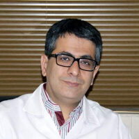 دکتر سید آرش ابطحیان، متخصص پوست و مو، در شیراز