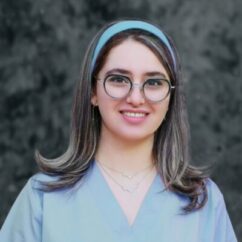 دکتر مریم معصومی، دندانپزشک، در شیراز