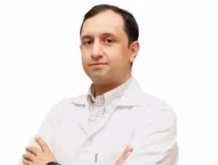 دکتر حسین محمودی، متخصص گوش، گلو، بینی و جراحی سر و گردن، در شیراز